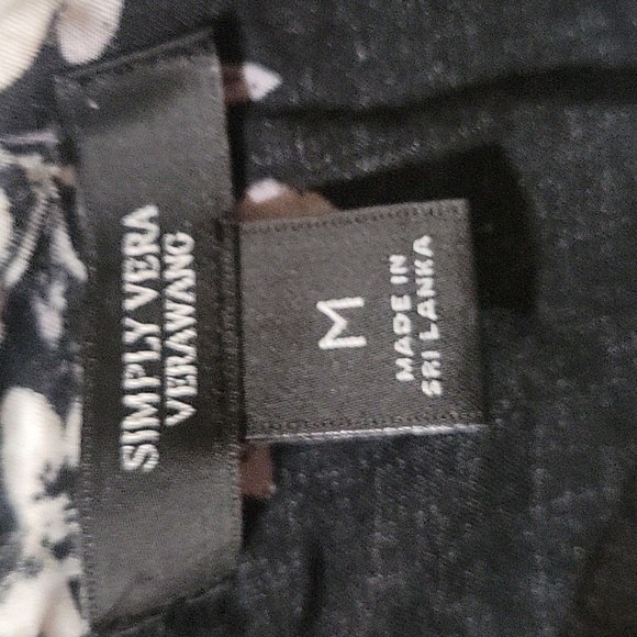 SIMPLY VERA WANG Floral‎ Asymmetrical Hem Boho Chic Dress M Black/White Rayon - Picture 5 of 6